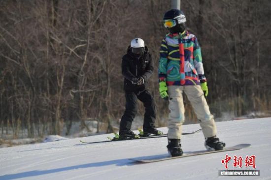 ��ѩ�ۺ������ڼ����е�ѩ����ѩ��(�Y�ψD)���� �z